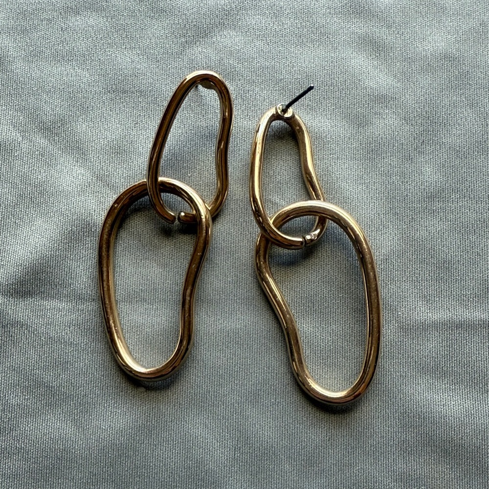 Elegant Gold Link Earrings
